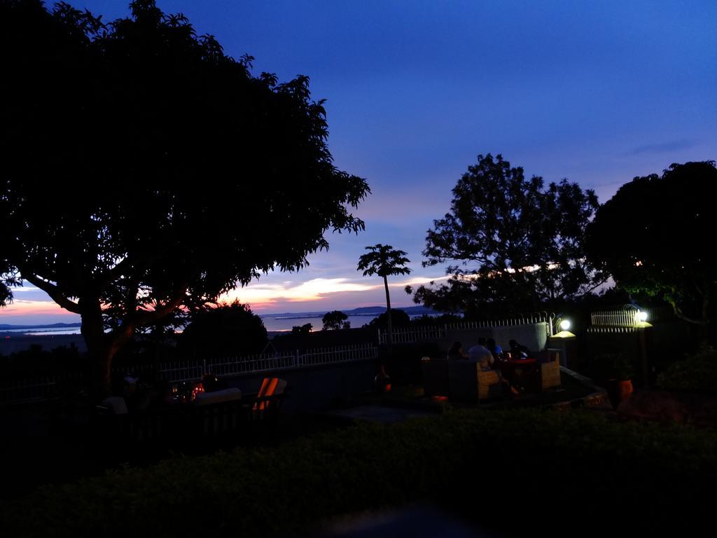 Carpe Diem Guesthouse Entebbe Exterior photo